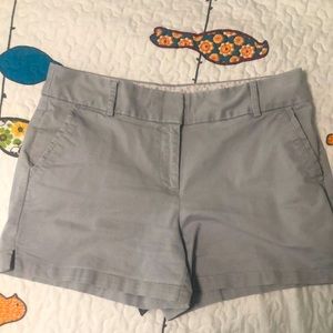 The Riviera Short in light gray